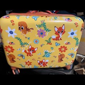 Disney Fox & Hound rolling suitcase